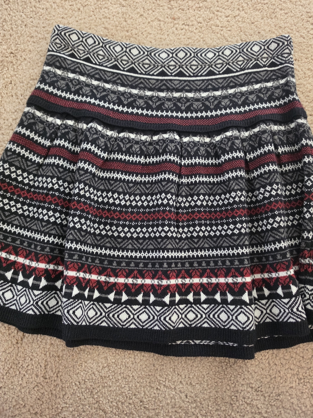 Patterned Knit Mini Skirt in Black, White & Red By Princess Vera Wang Large